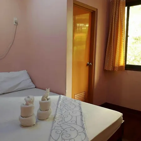 David & Vhie Homestay-David'S Guest House-2